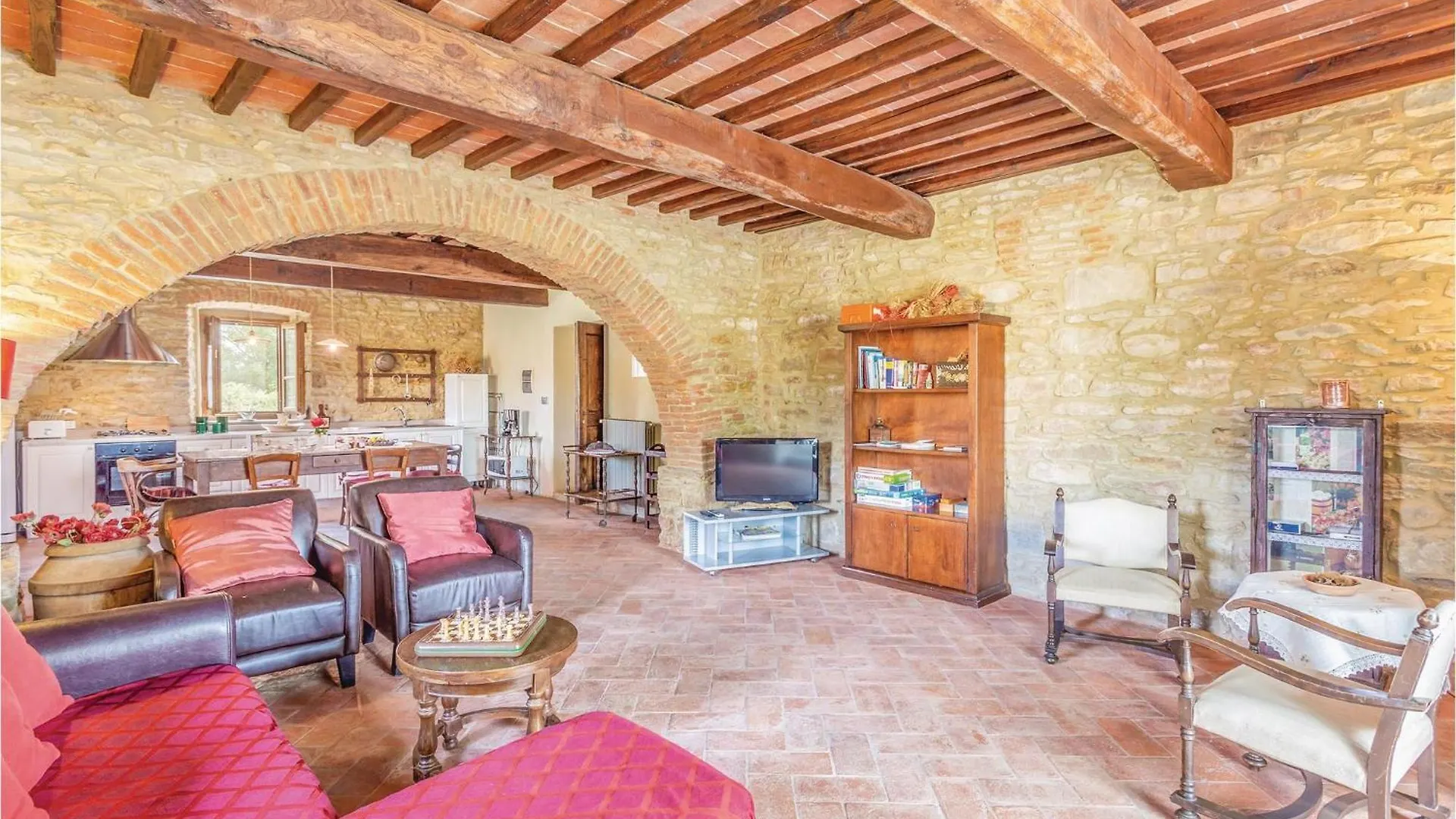 3 Bedroom Cozy Apartment In Ponte Alla Chiassa Ar Chiassa Superiore