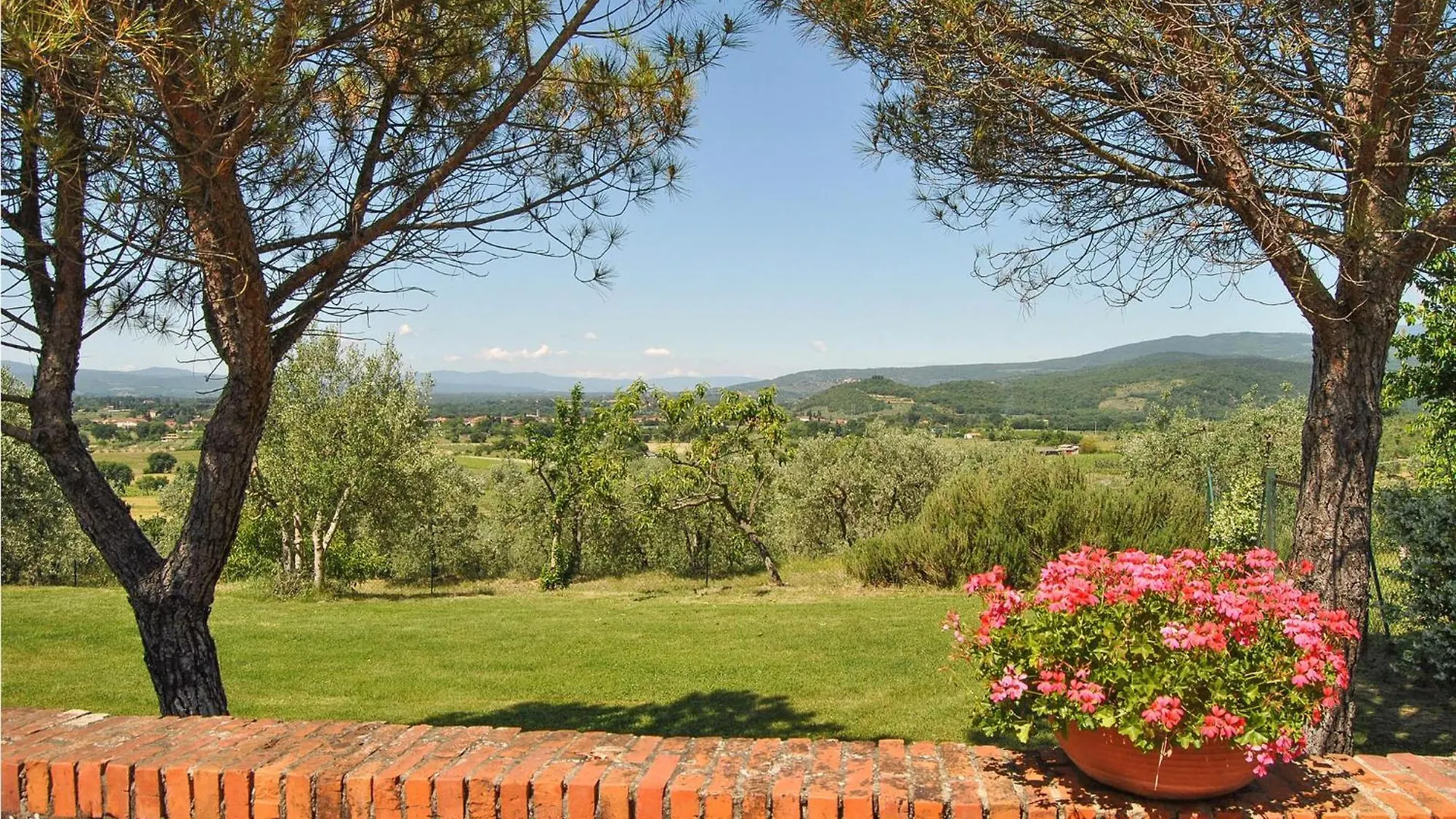 3 Bedroom Cozy Apartment In Ponte Alla Chiassa Ar Chiassa Superiore
