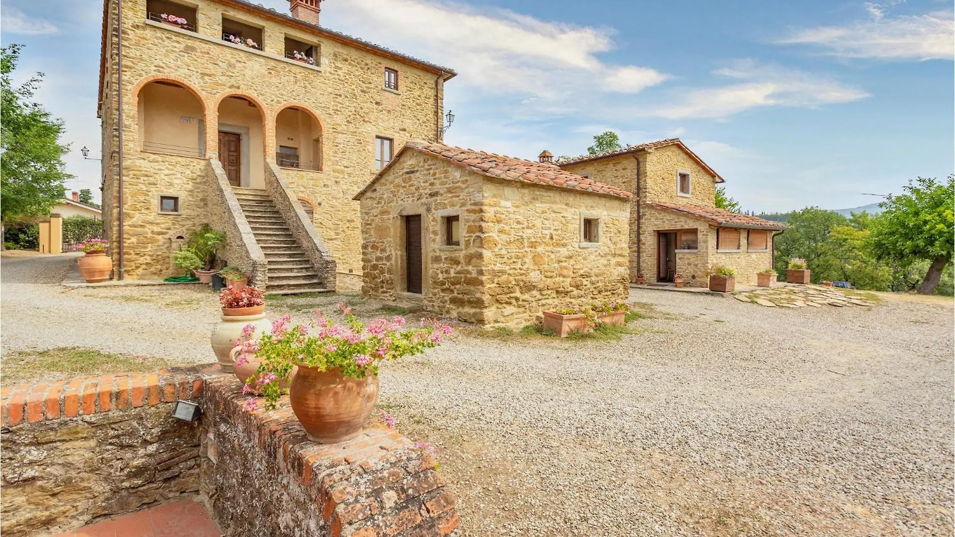 3 Bedroom Cozy Apartment In Ponte Alla Chiassa Ar Chiassa Superiore